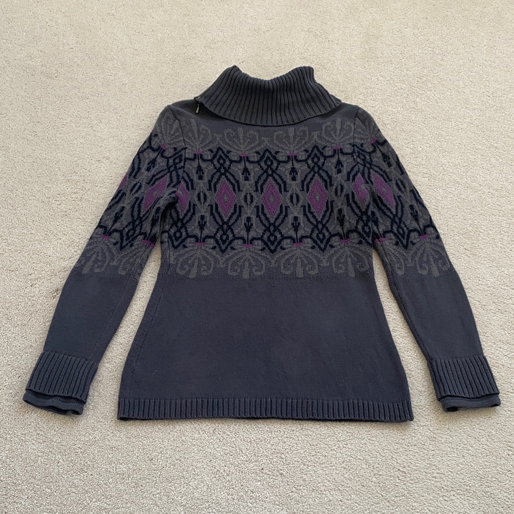🌸ATHLETA Elegant Gray and Purple Women's Sweater